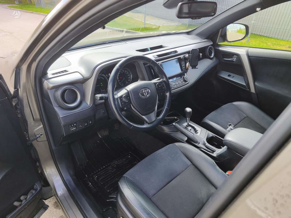 Toyota RAV4 - 7