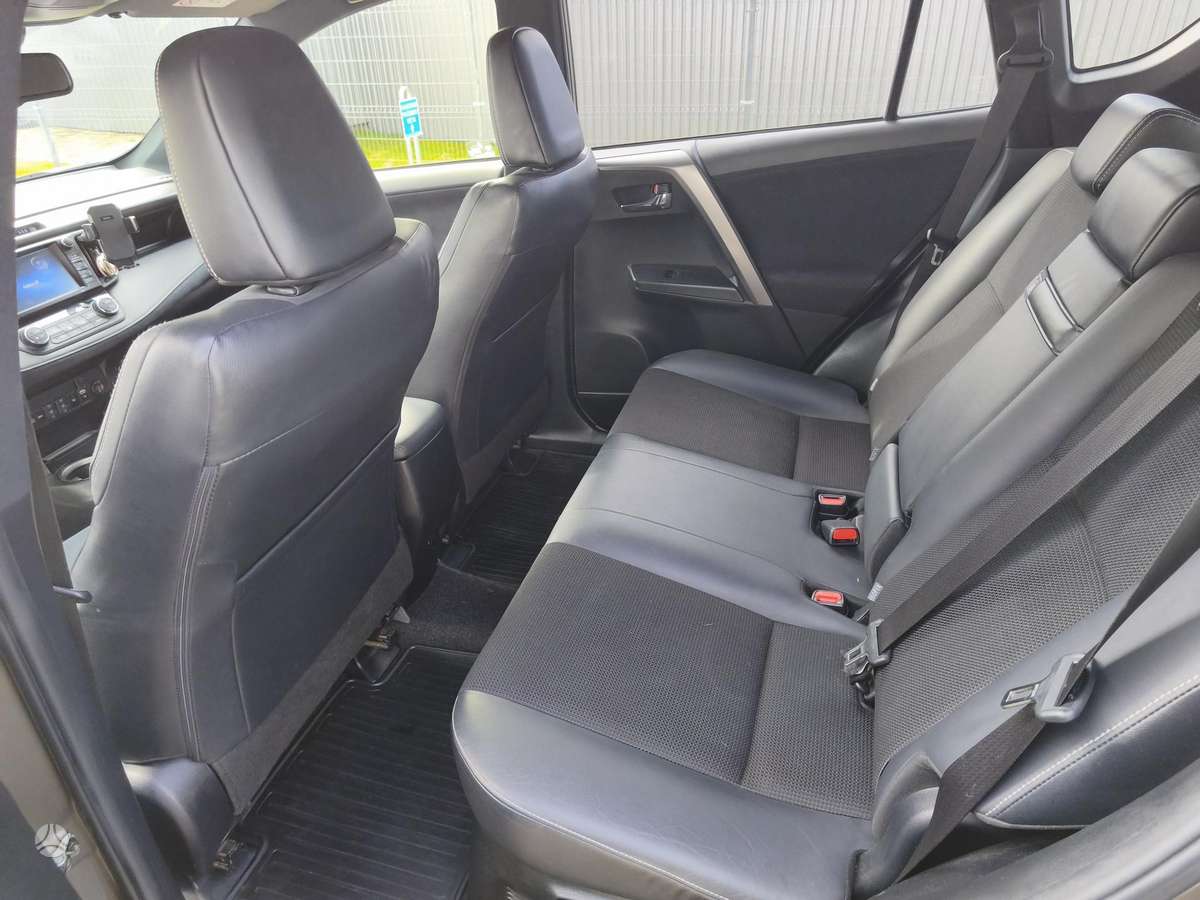 Toyota RAV4 - 11