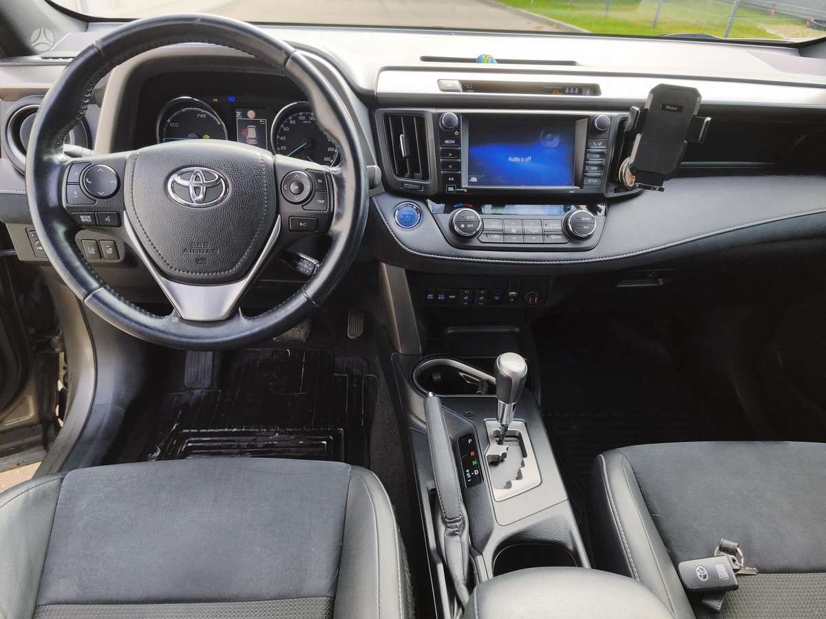 Toyota RAV4 - 8