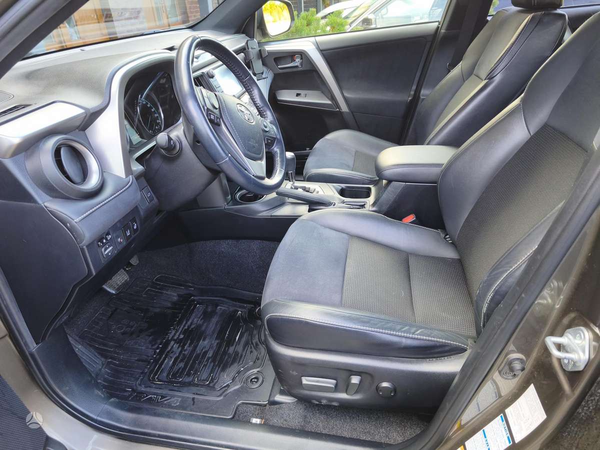 Toyota RAV4 - 9