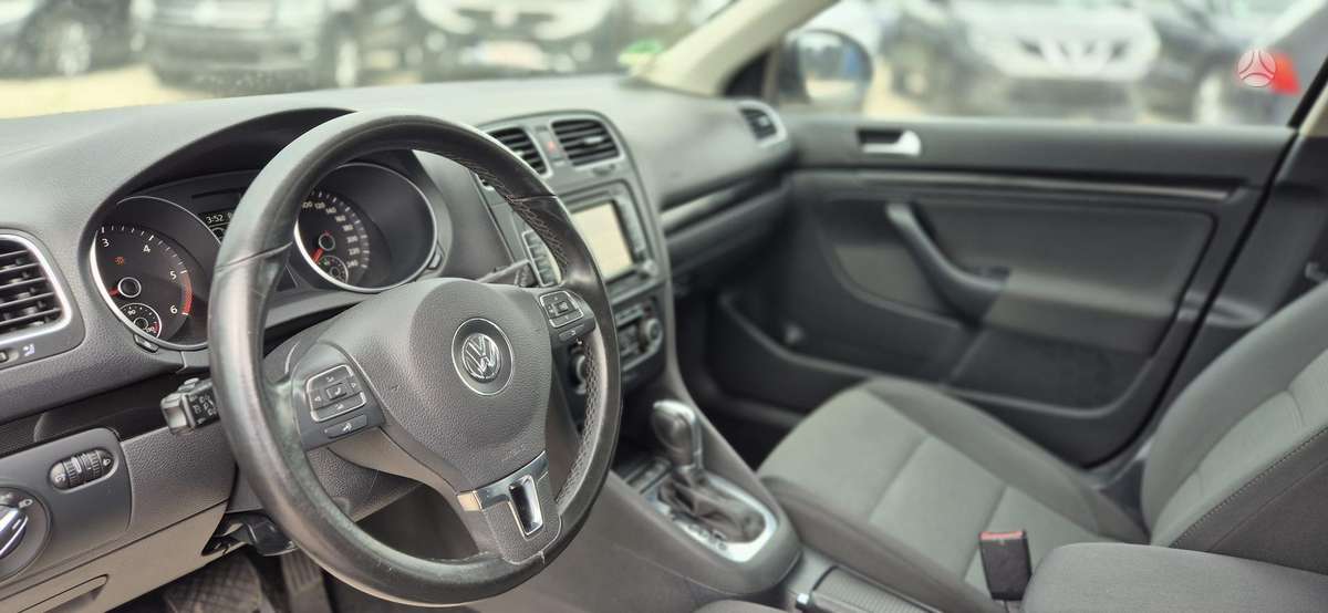 Volkswagen Golf - 5