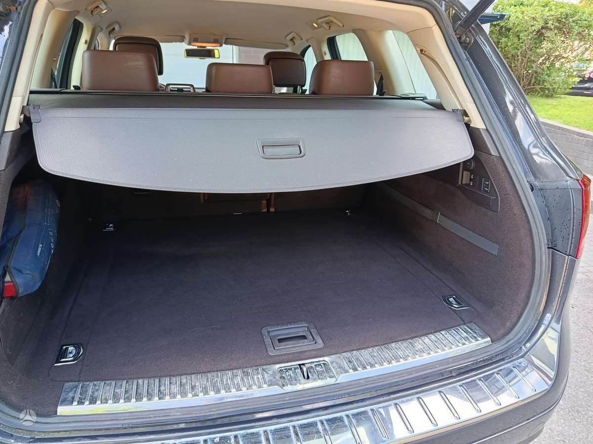 Volkswagen Touareg - 11