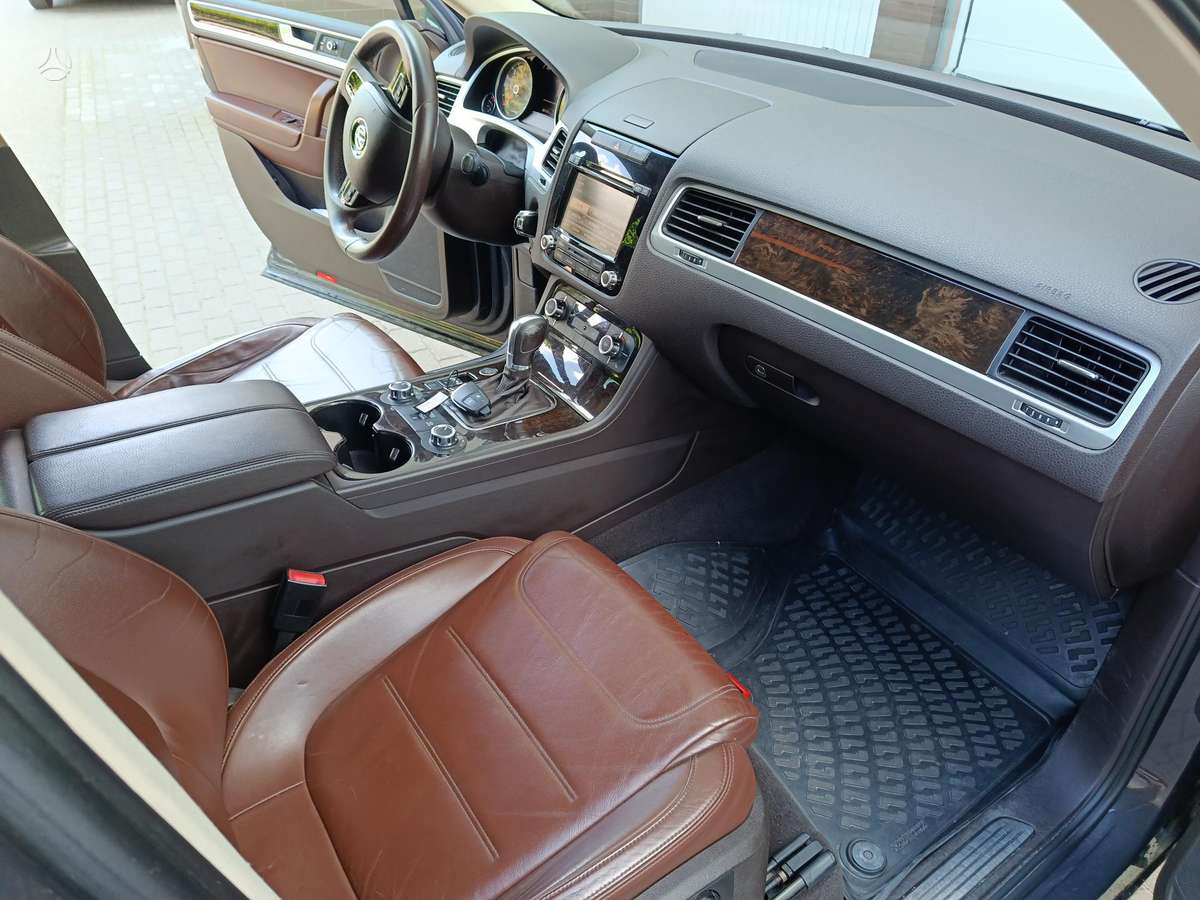 Volkswagen Touareg - 12