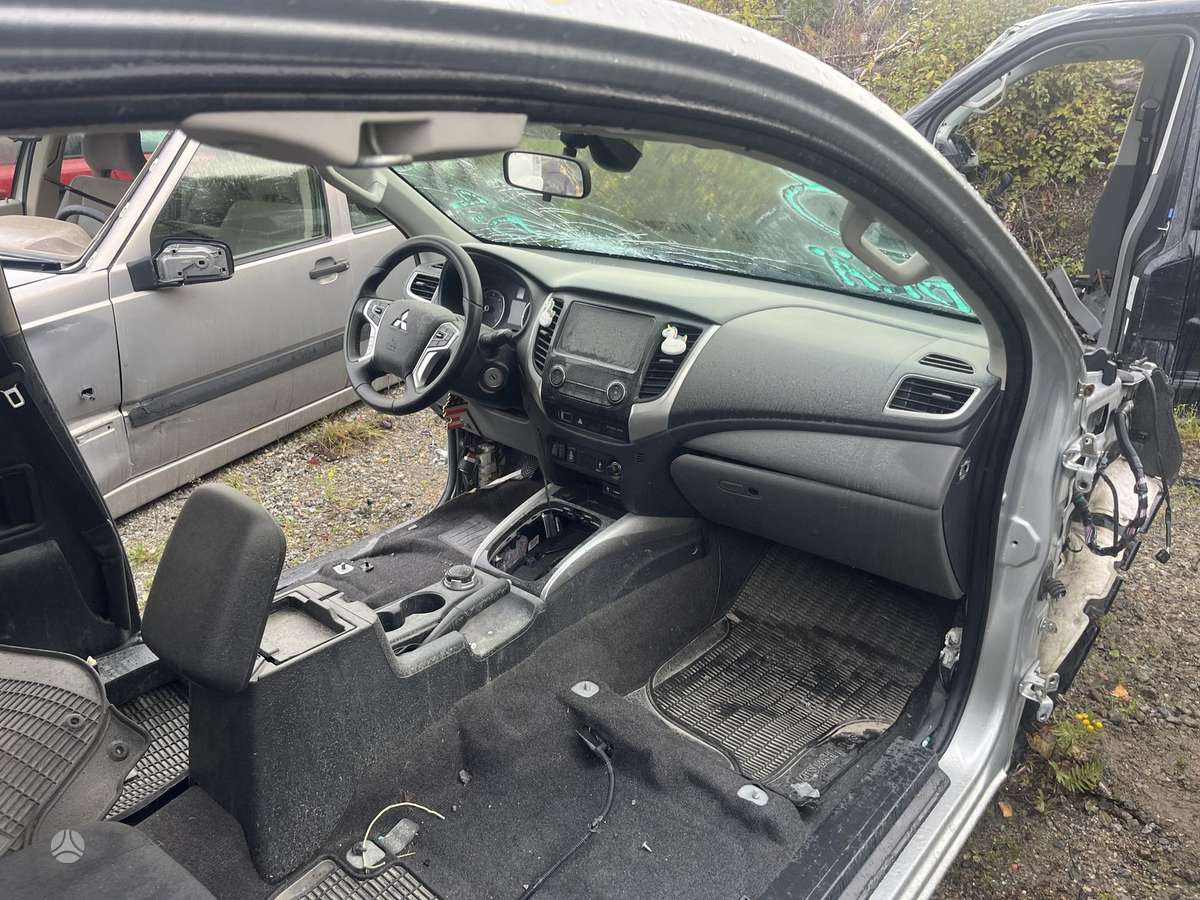 Mitsubishi L200 детали кузова