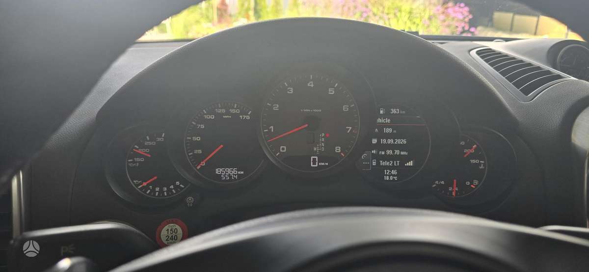 Porsche Cayenne - 11