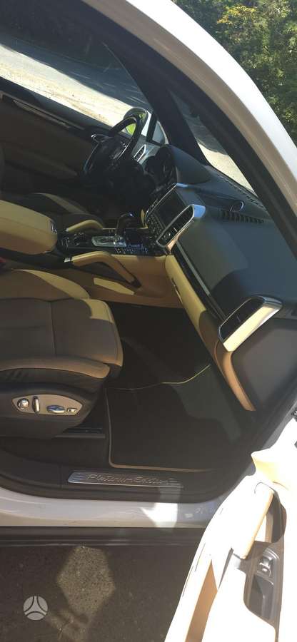 Porsche Cayenne - 7