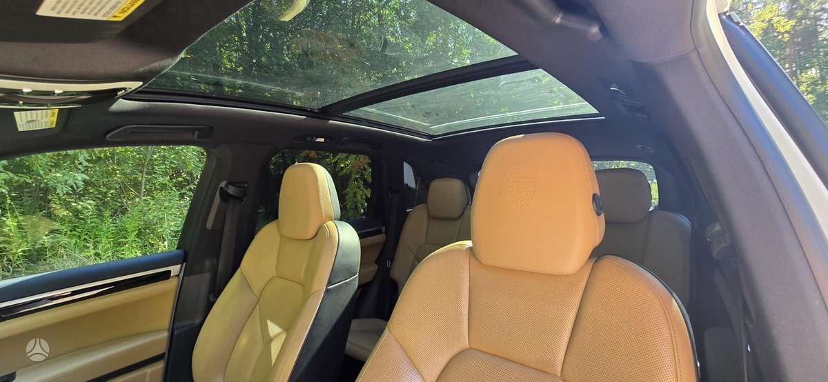 Porsche Cayenne - 8
