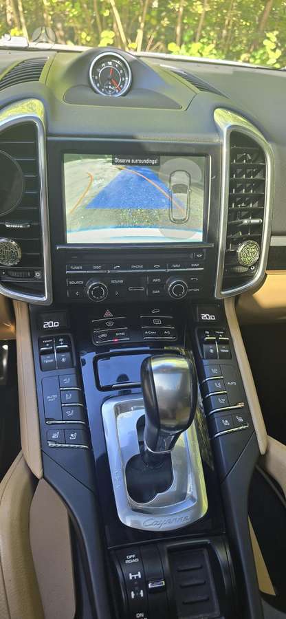 Porsche Cayenne - 12