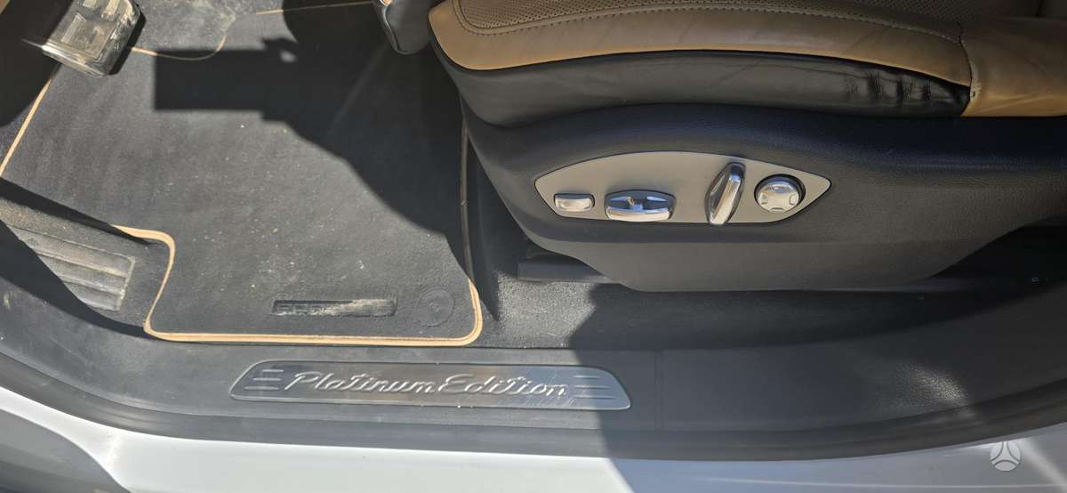 Porsche Cayenne - 10