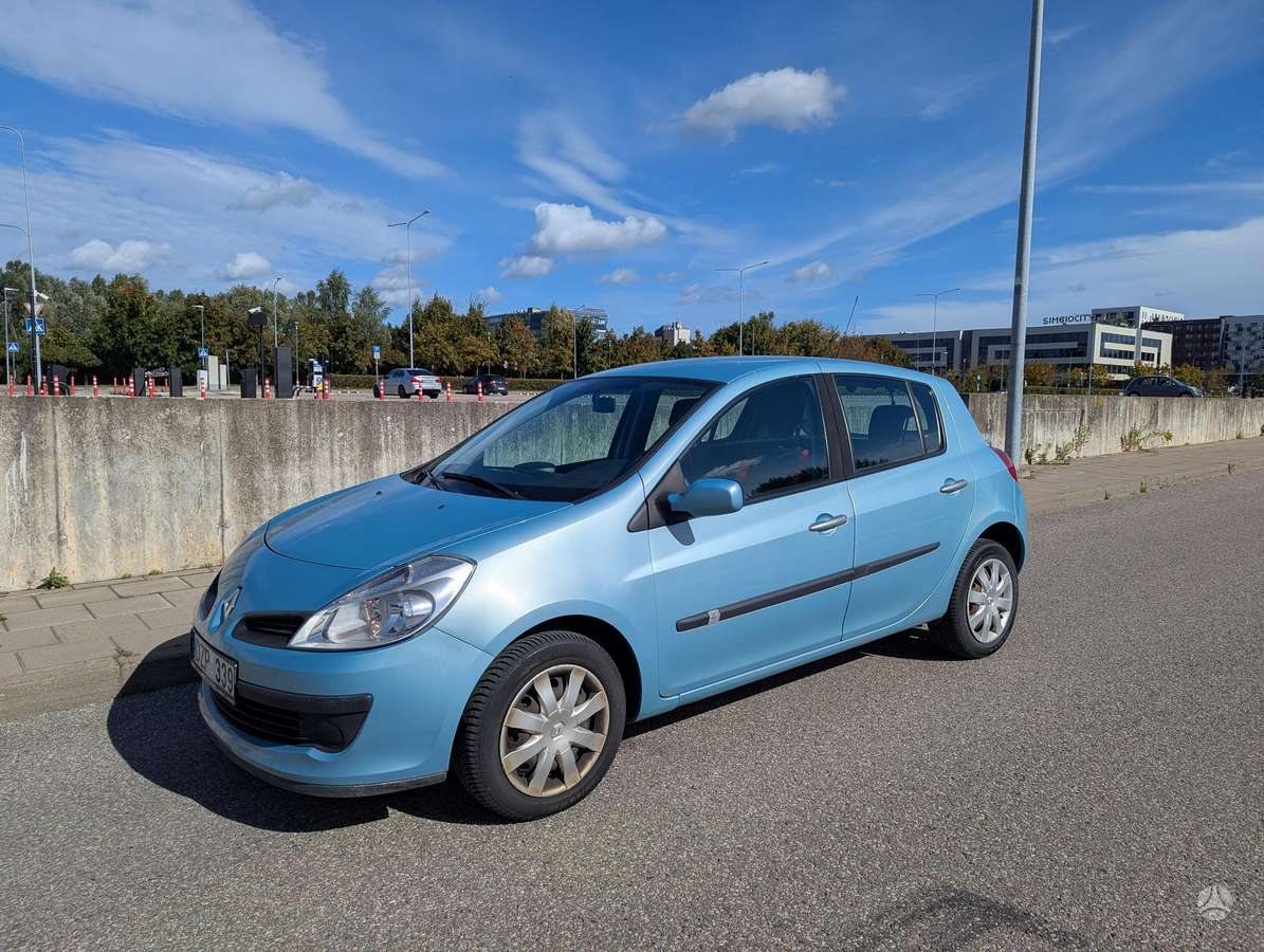 Renault Clio - 1