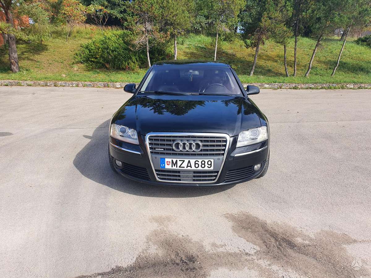 Audi A8, 4.2 l., Седан
