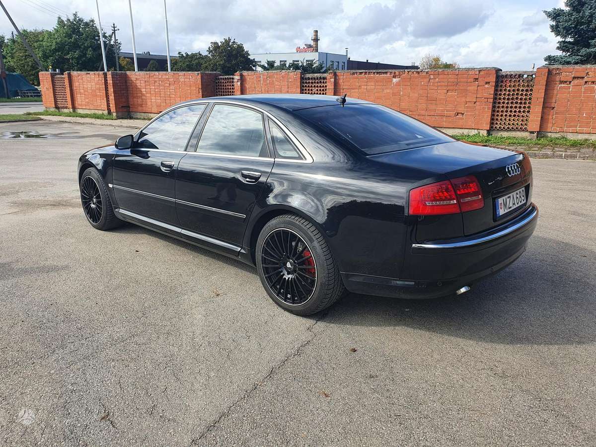 Audi A8, 4.2 l., Седан