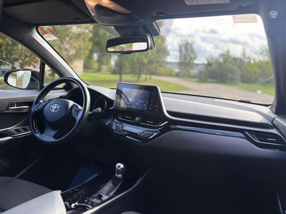 Toyota C-HR - 10