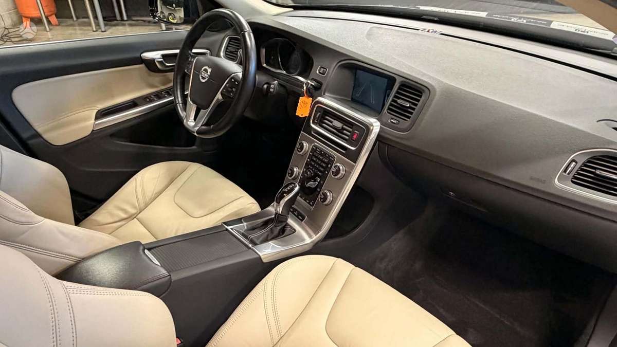 Volvo V60 - 11