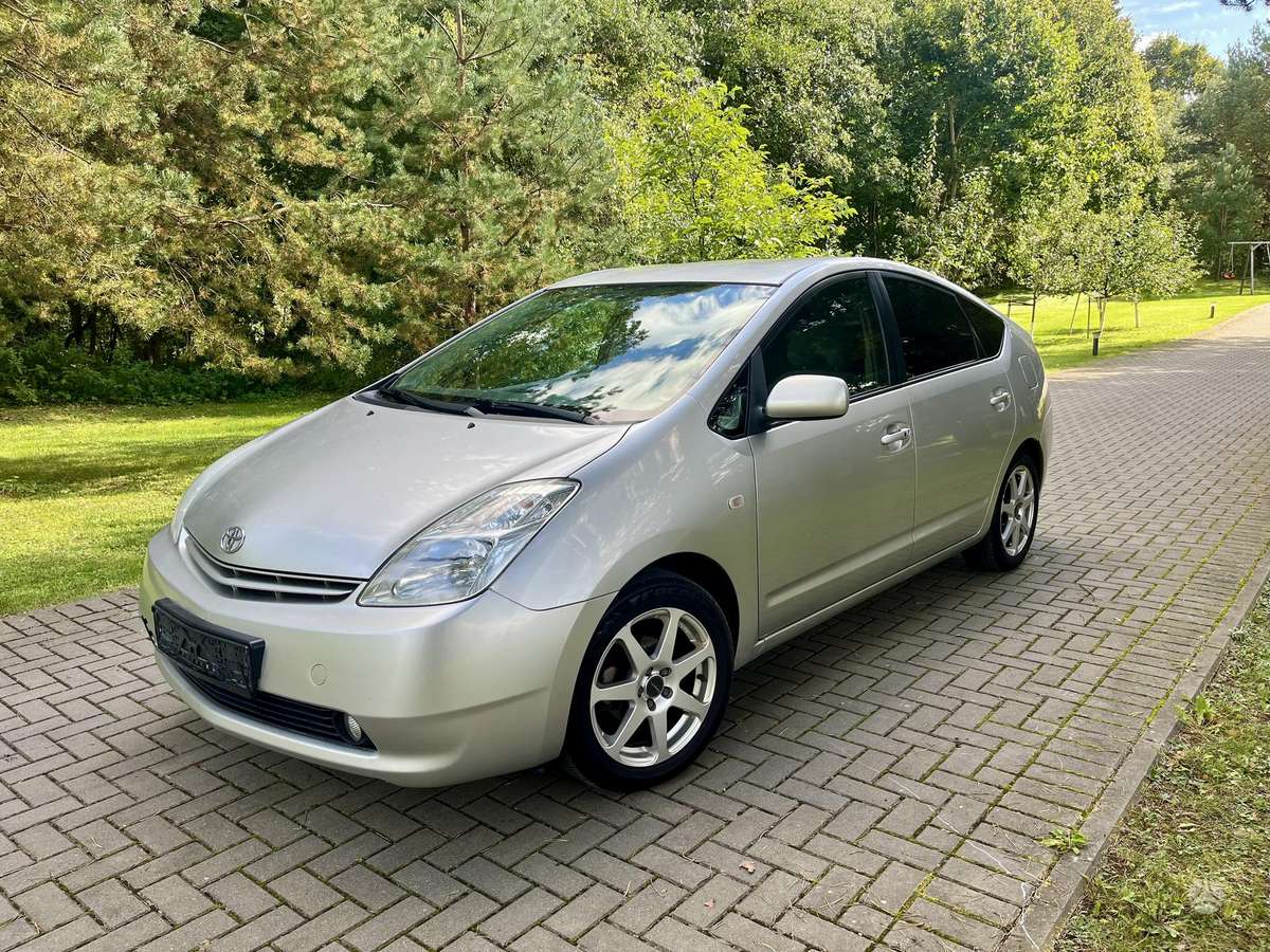 Toyota Prius - 1