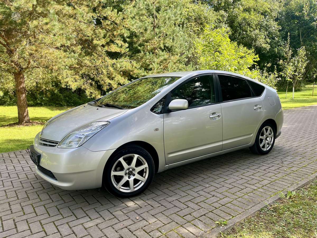 Toyota Prius - 5