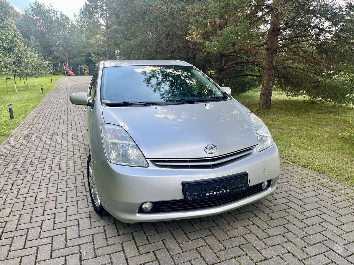 Toyota Prius - 8