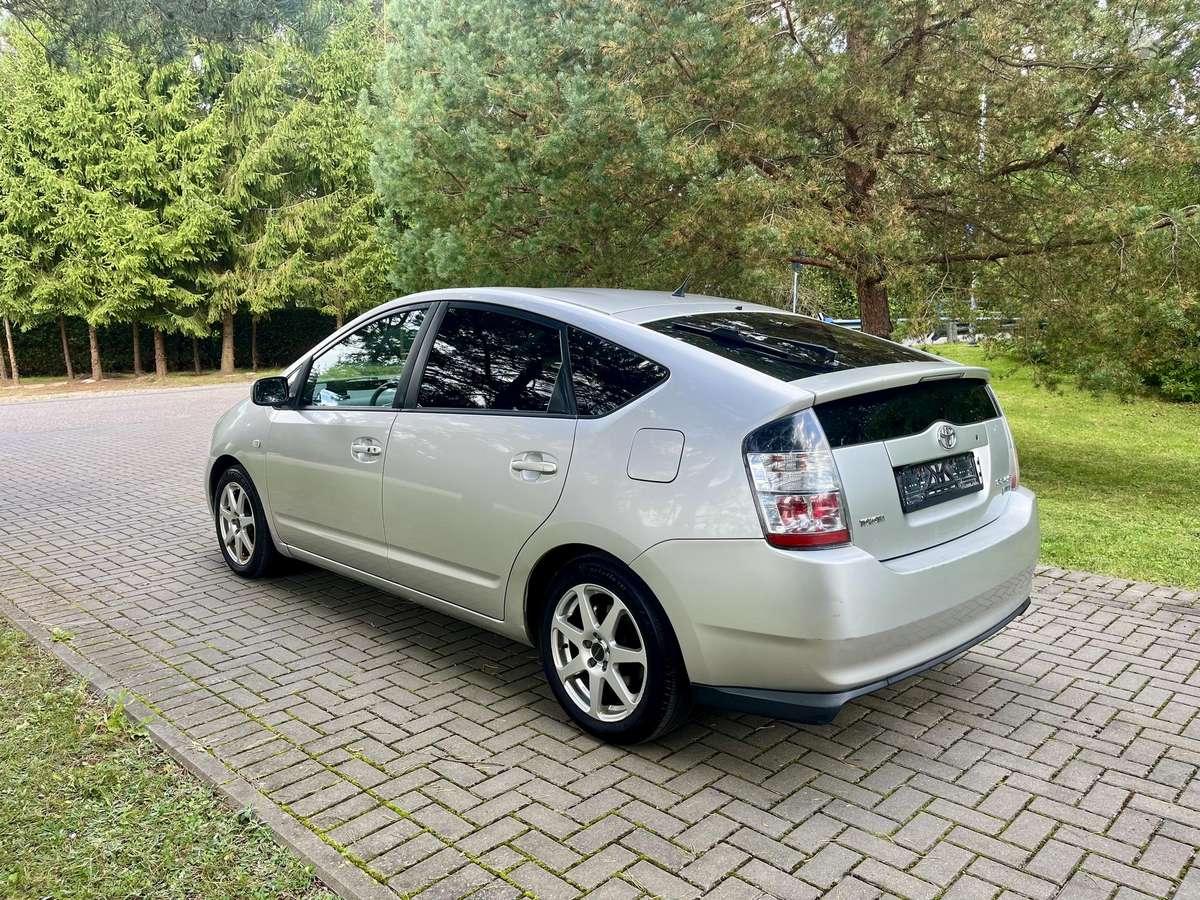 Toyota Prius - 9