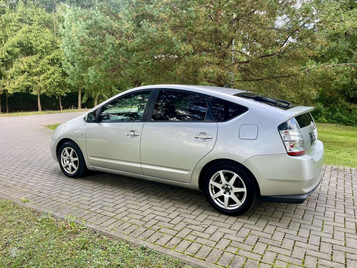 Toyota Prius - 11
