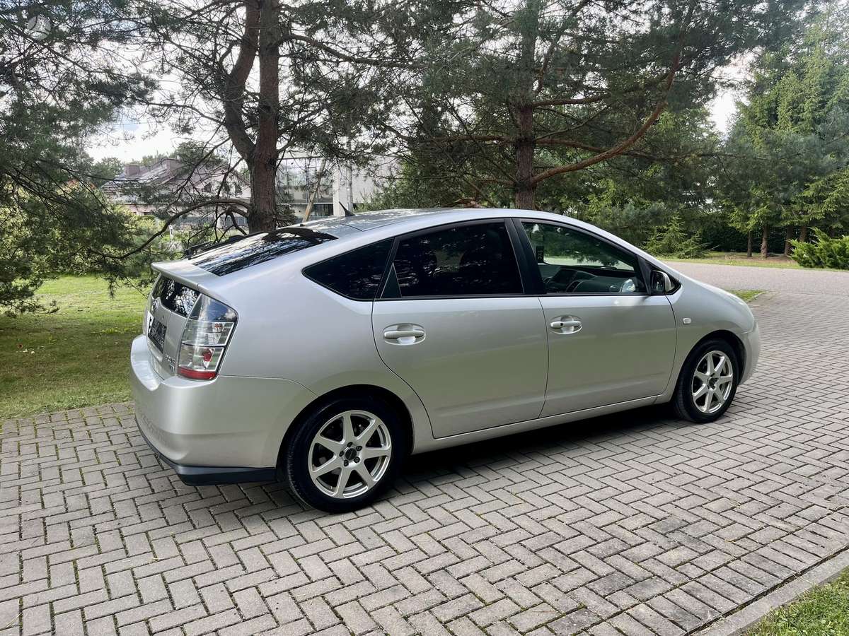 Toyota Prius - 12