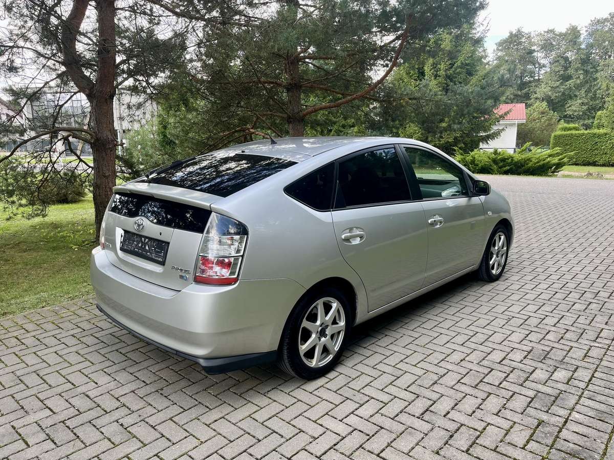 Toyota Prius - 10