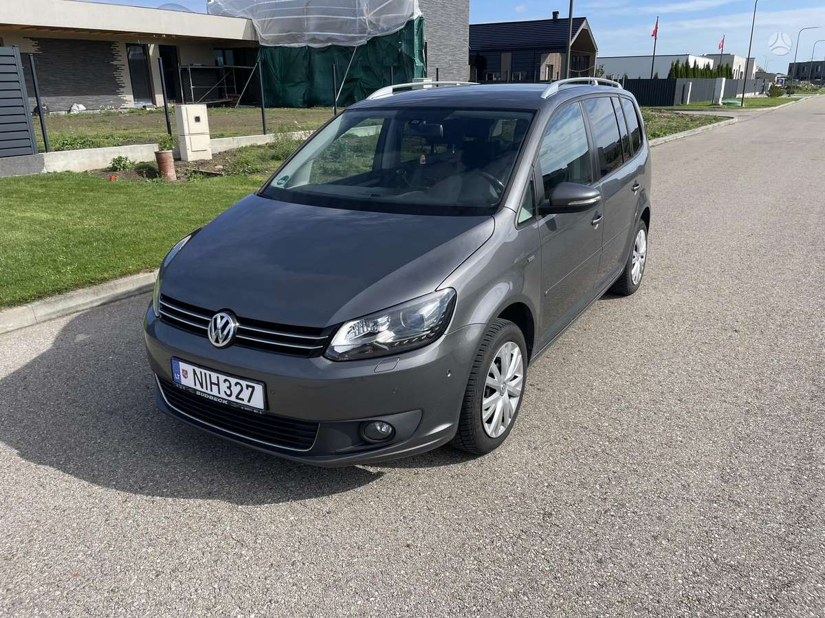 Volkswagen Touran - 1
