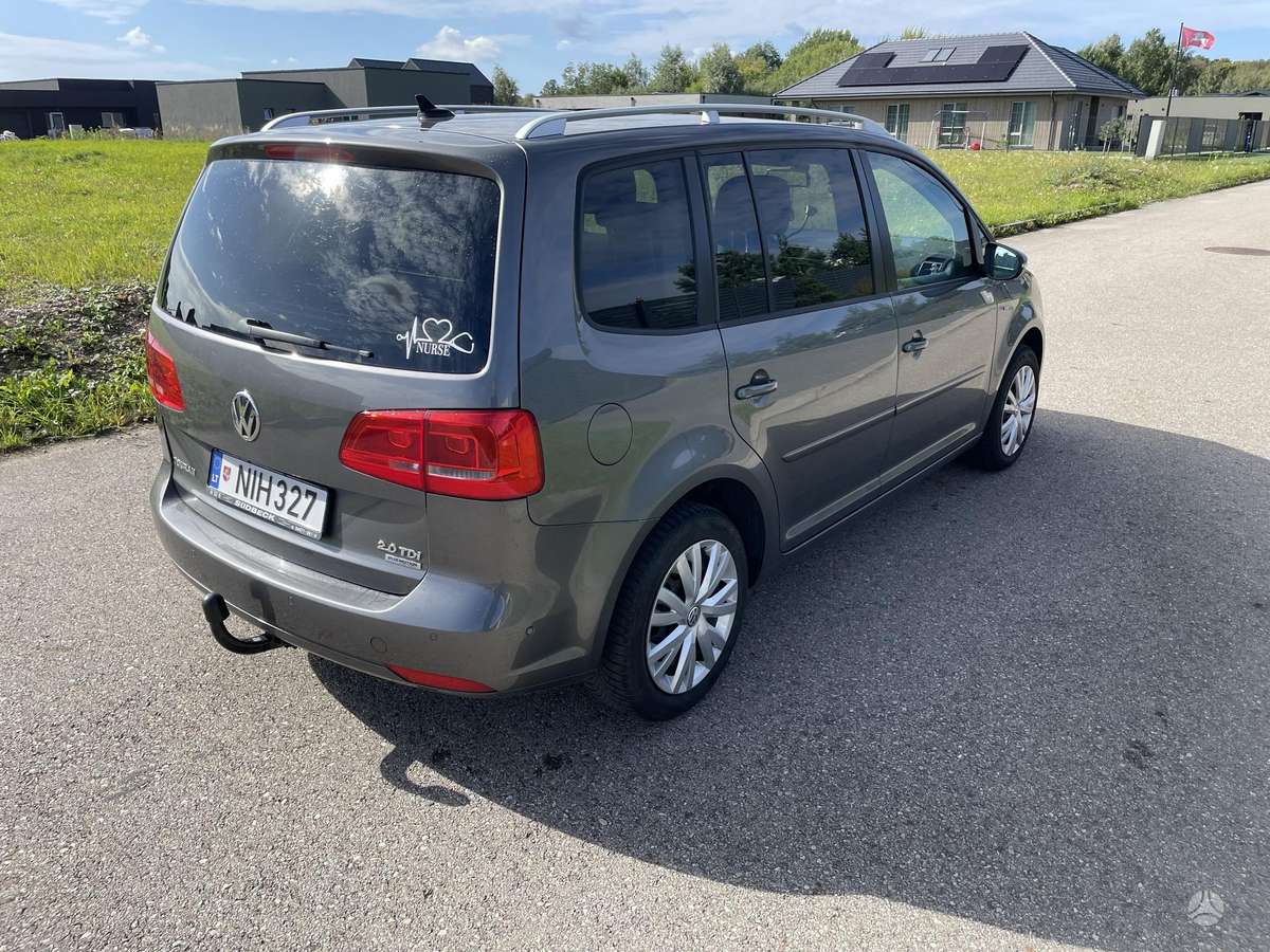 Volkswagen Touran - 4