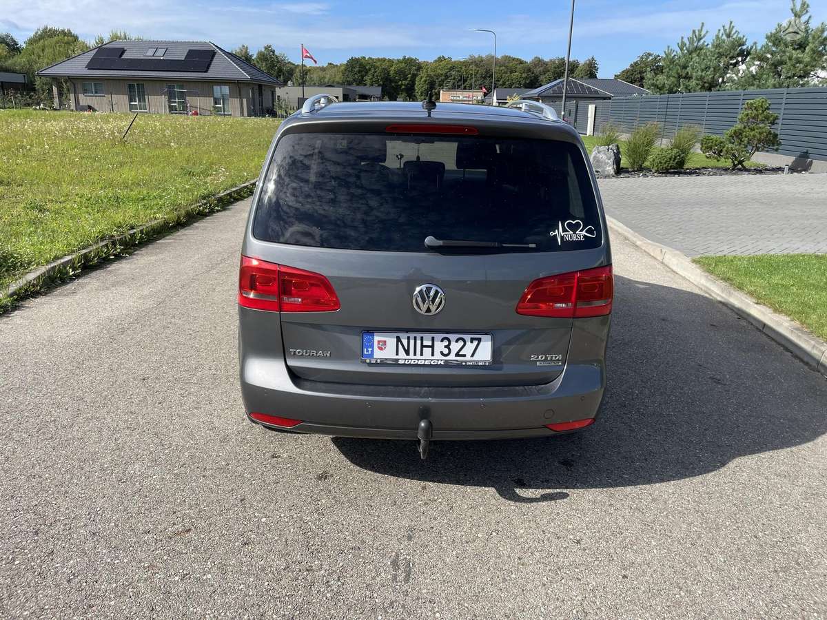 Volkswagen Touran - 5
