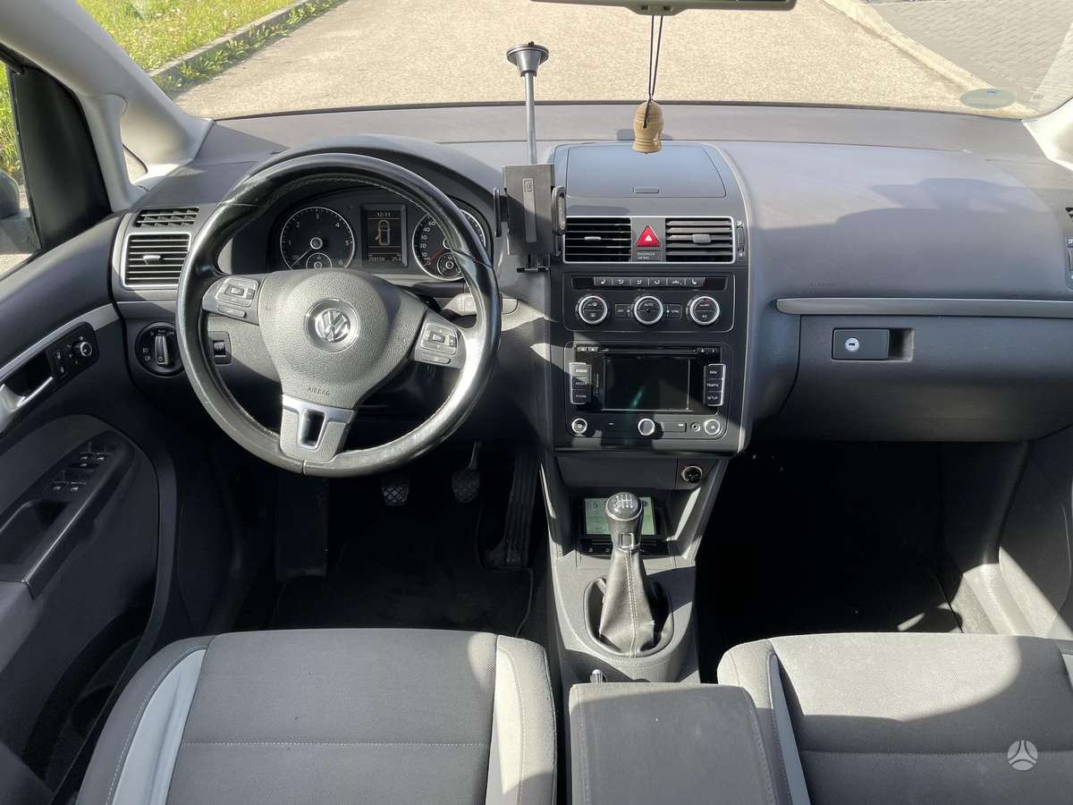 Volkswagen Touran - 7