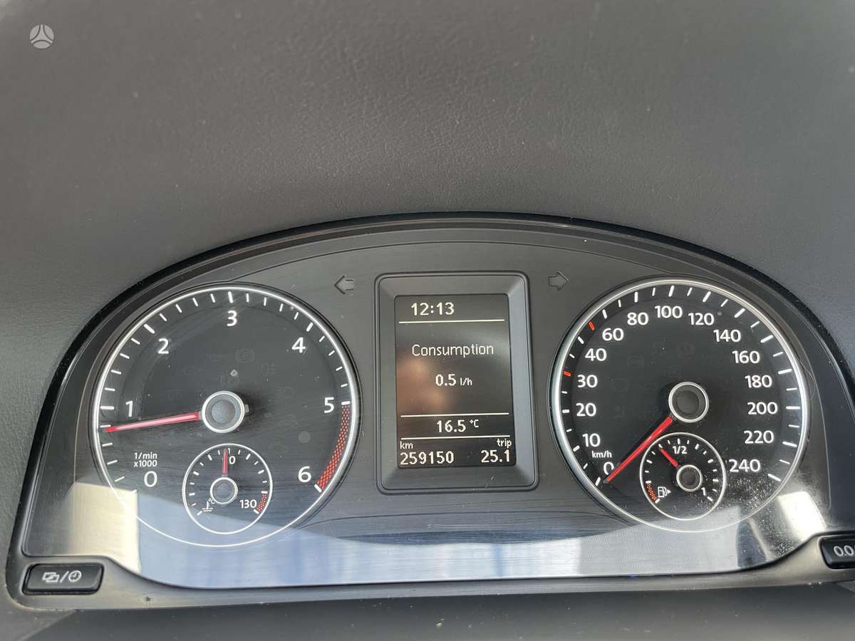 Volkswagen Touran - 9