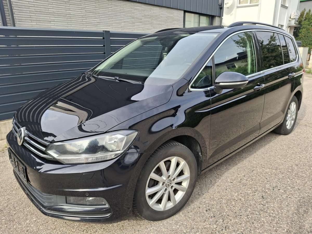 Volkswagen Touran - 1