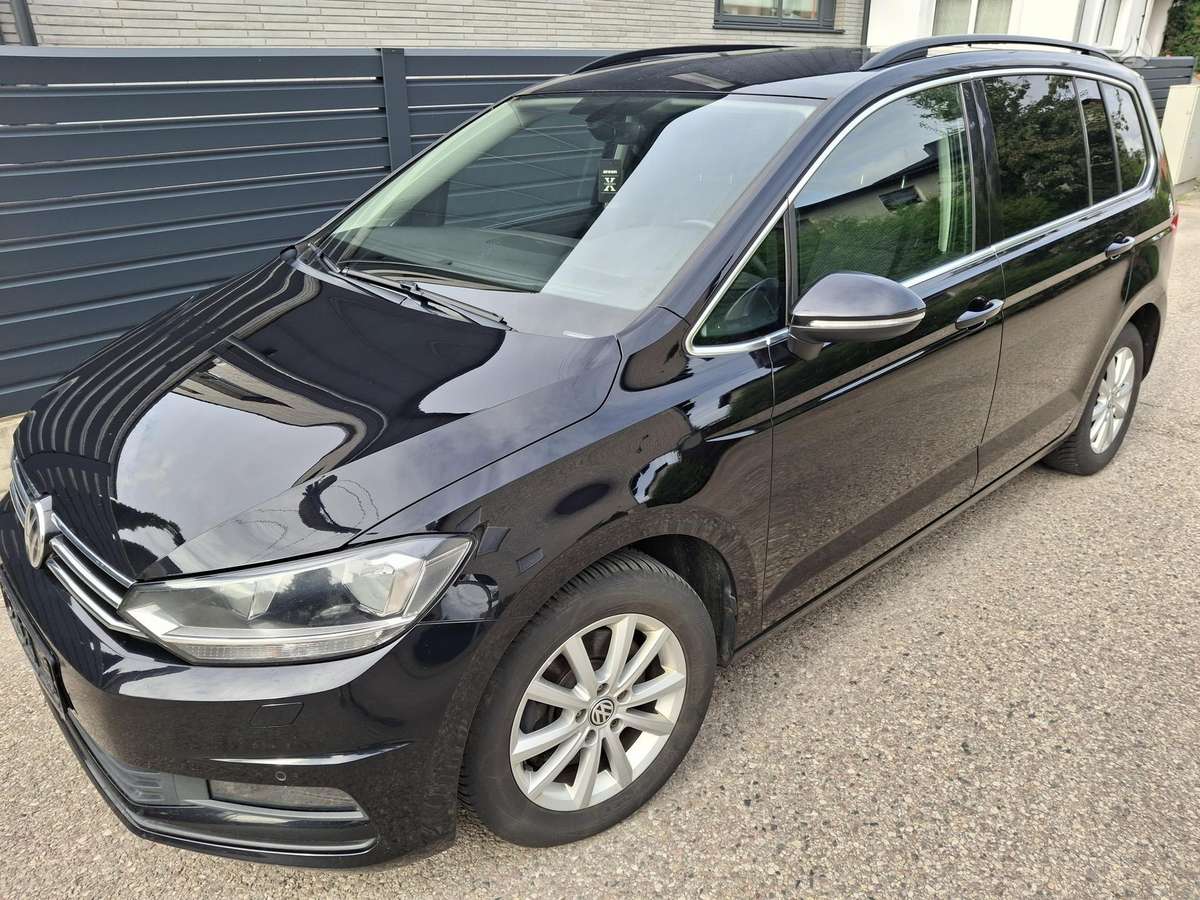 Volkswagen Touran - 4