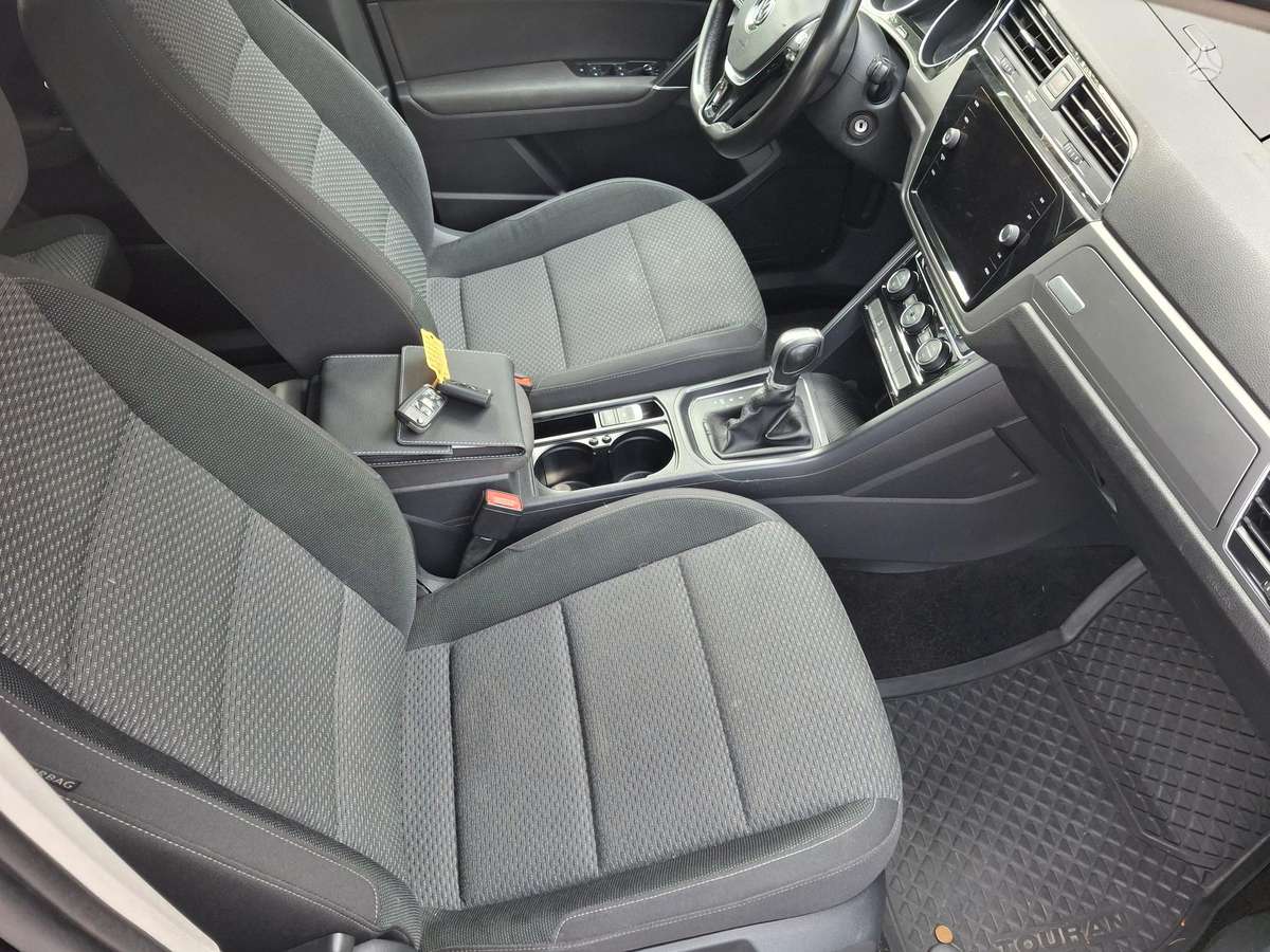Volkswagen Touran - 3