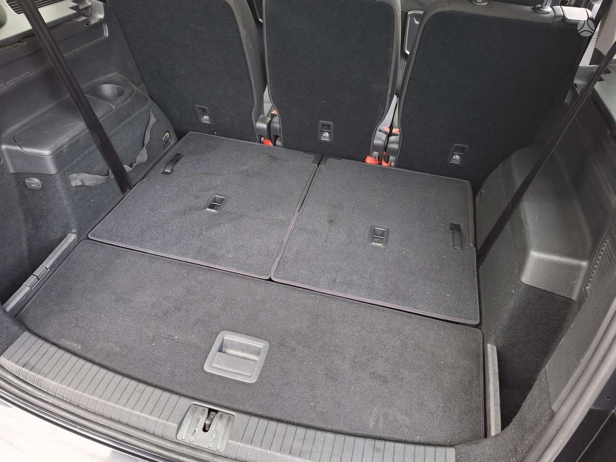 Volkswagen Touran - 5