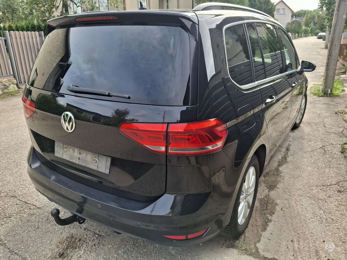Volkswagen Touran - 8