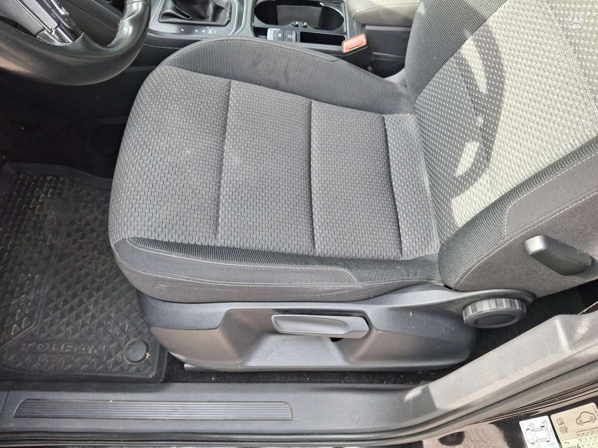 Volkswagen Touran - 9