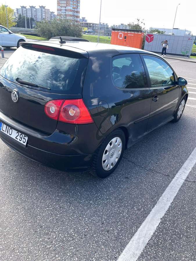 Volkswagen Golf - 2