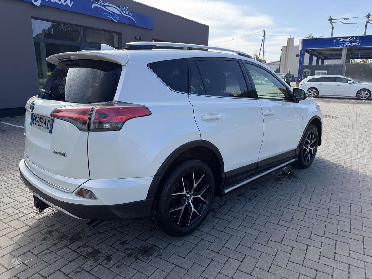 Toyota RAV4 - 7