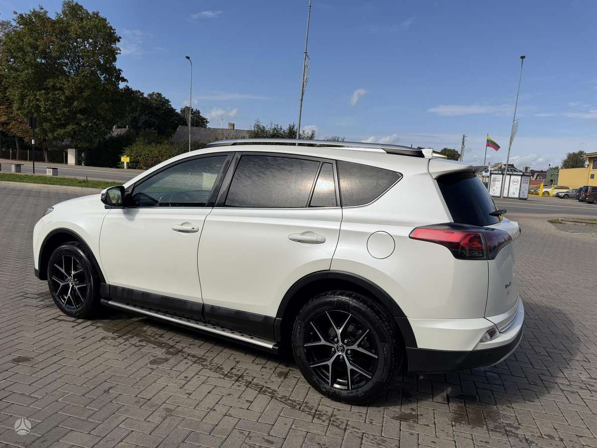Toyota RAV4 - 11