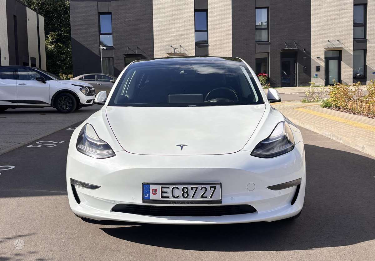 Tesla Model 3 - 2