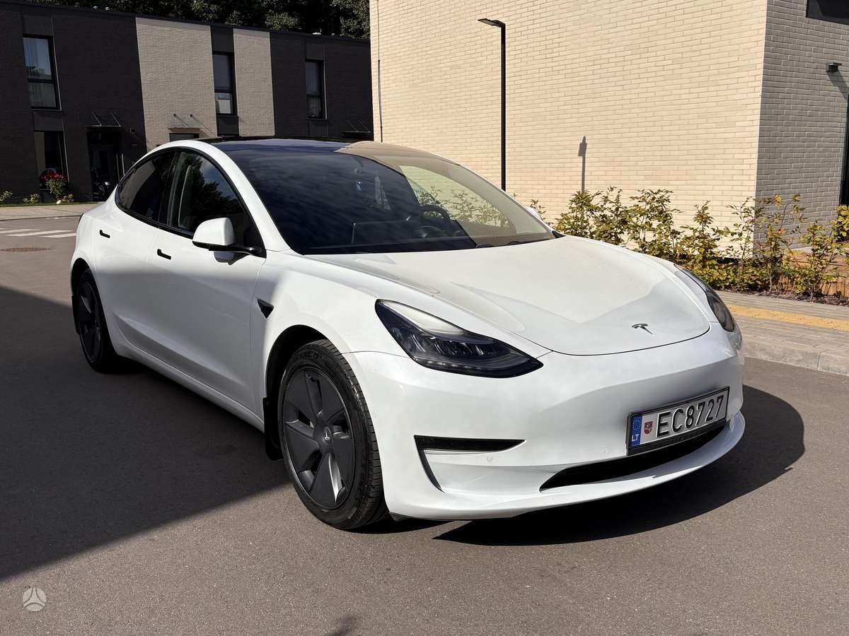Tesla Model 3 - 3