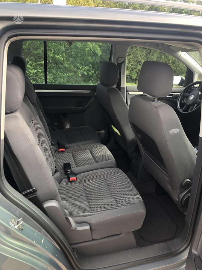 Volkswagen Touran - 8