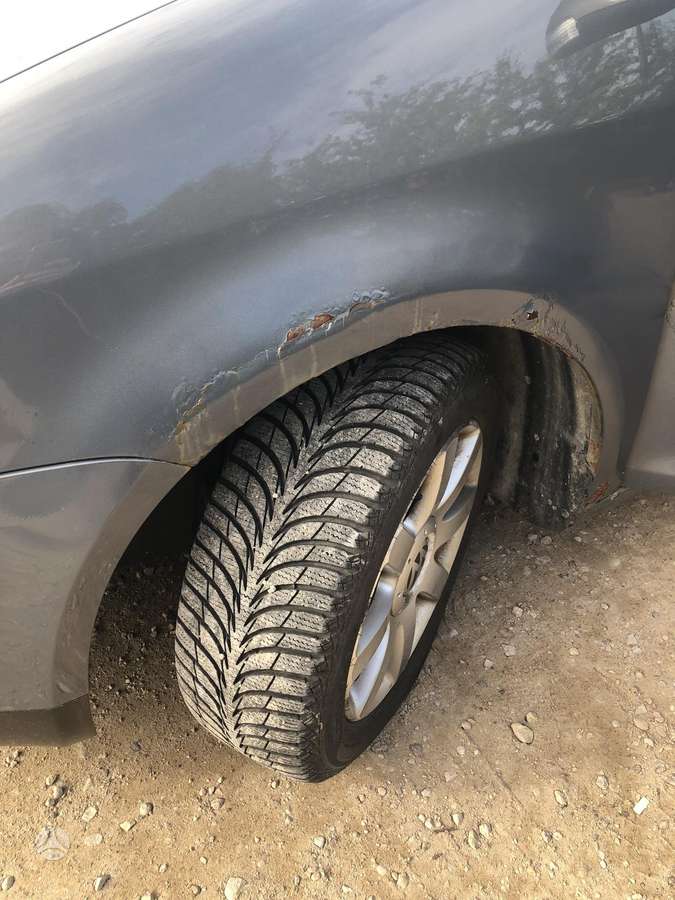 Volkswagen Touran - 11