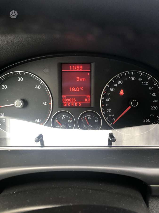 Volkswagen Touran - 12