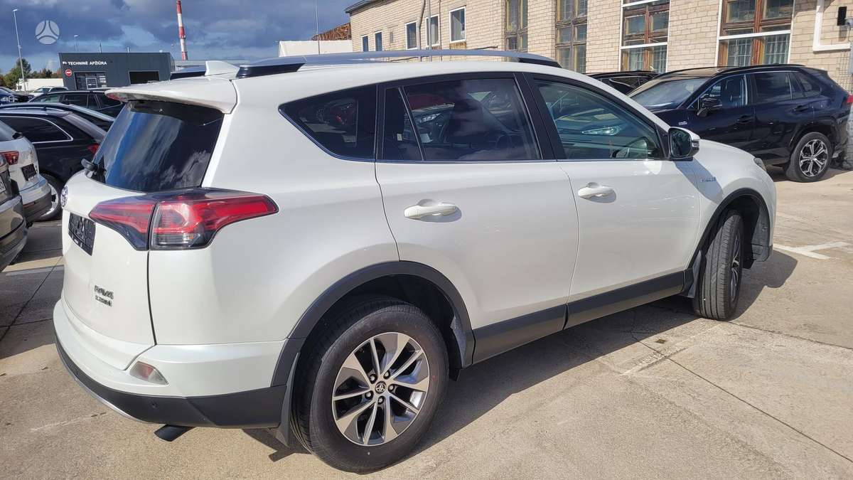 Toyota RAV4 - 6
