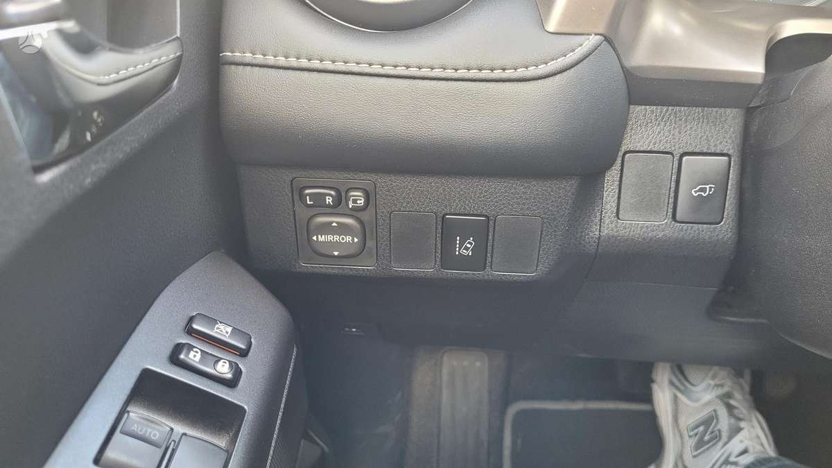 Toyota RAV4 - 12