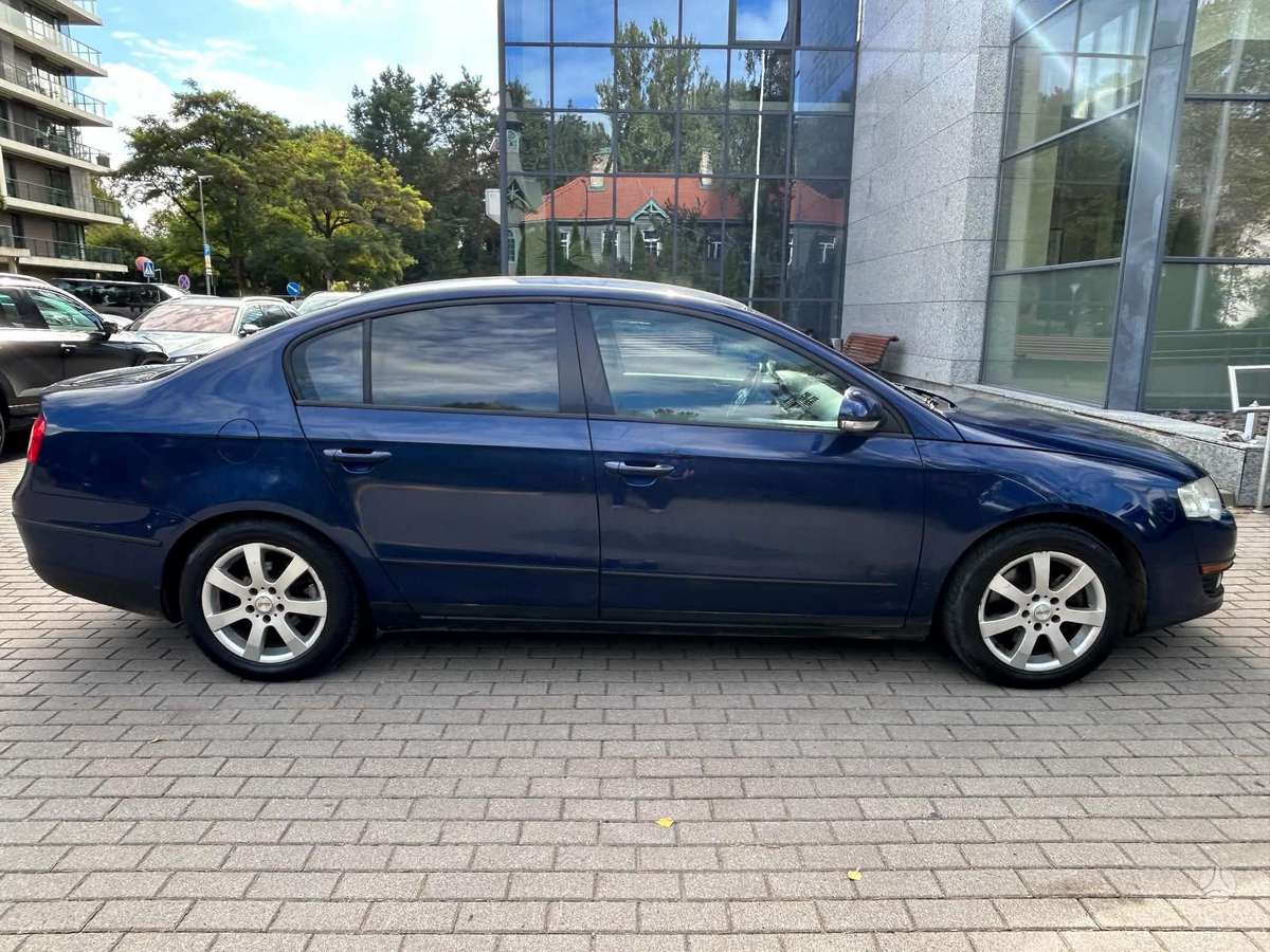 Volkswagen Passat - 4