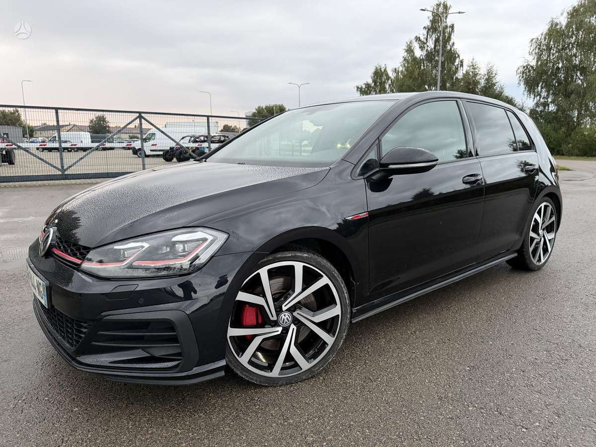 Volkswagen Golf - 2