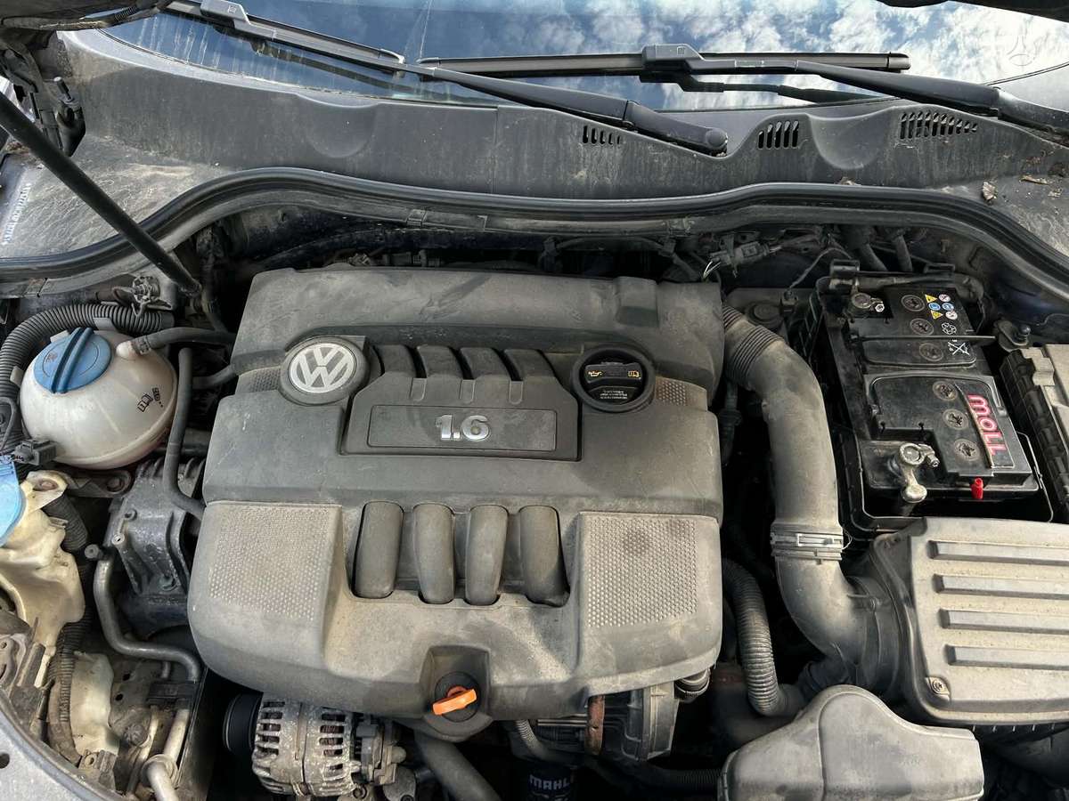 Volkswagen Passat - 11