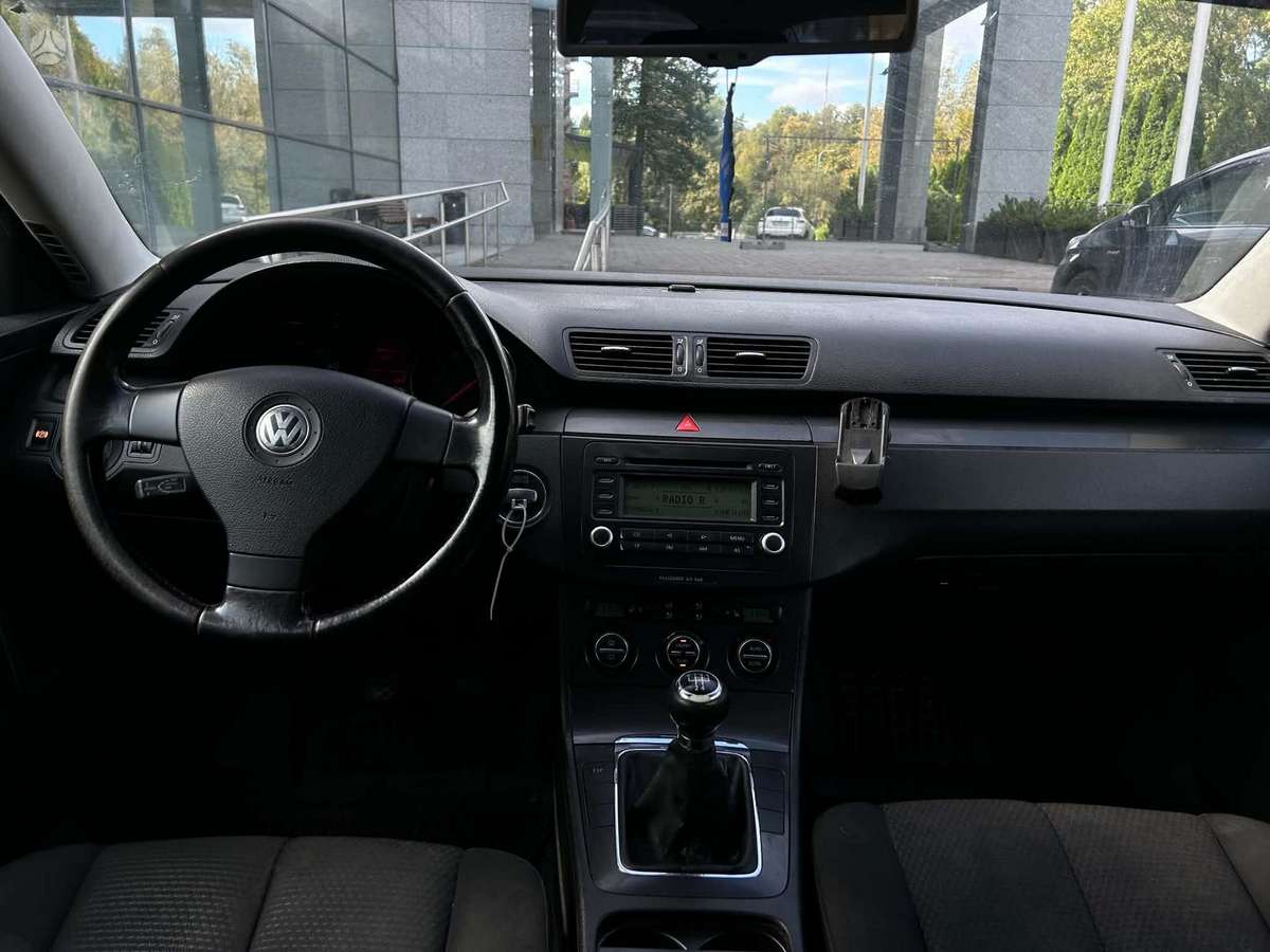 Volkswagen Passat - 12